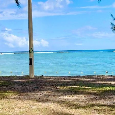 3 Bedroom Beachside Apartment - 30 Secs From Beach Flic-en-Flacq Extérieur photo