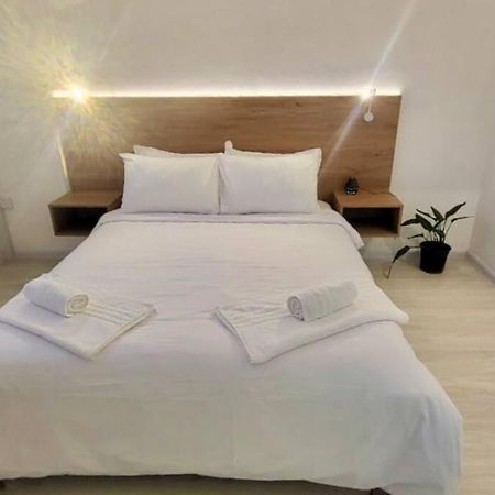3 Bedroom Beachside Apartment - 30 Secs From Beach Flic-en-Flacq Extérieur photo