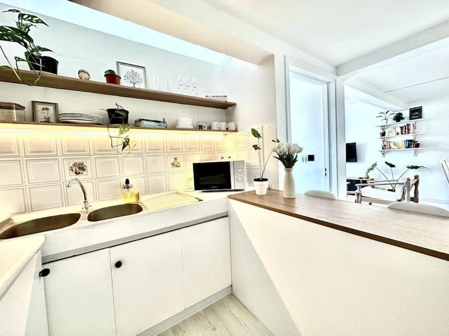 3 Bedroom Beachside Apartment - 30 Secs From Beach Flic-en-Flacq Extérieur photo