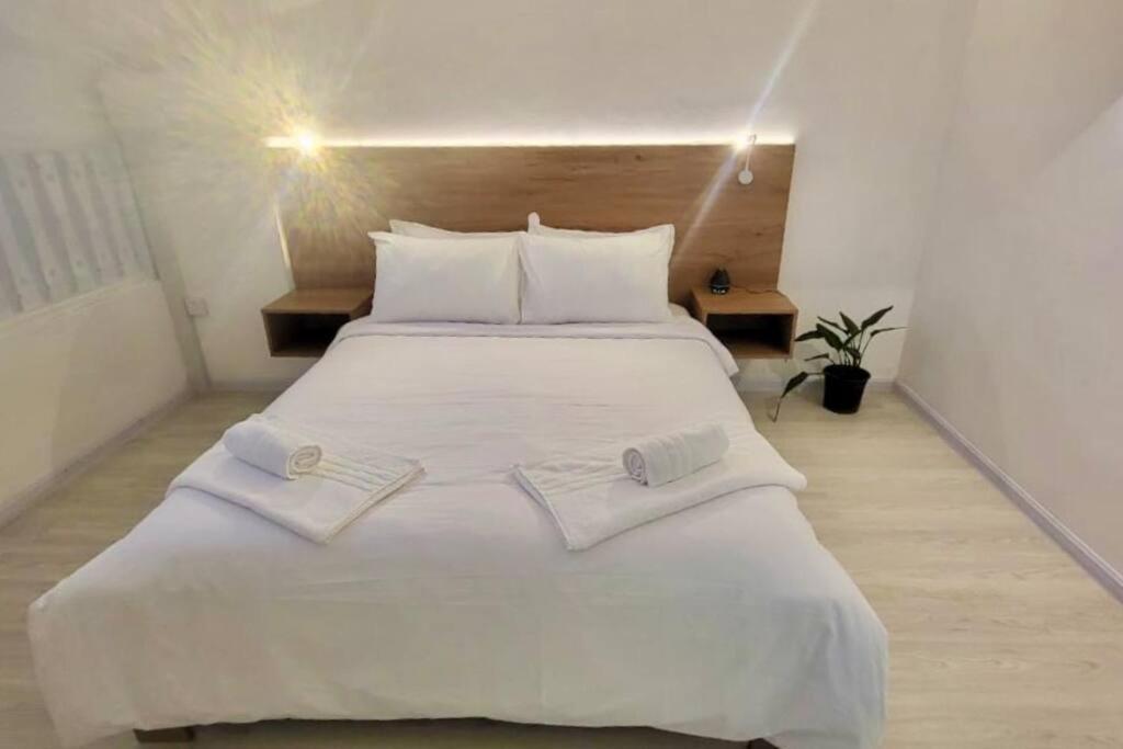 3 Bedroom Beachside Apartment - 30 Secs From Beach Flic-en-Flacq Extérieur photo
