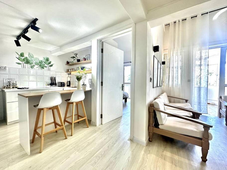 3 Bedroom Beachside Apartment - 30 Secs From Beach Flic-en-Flacq Extérieur photo